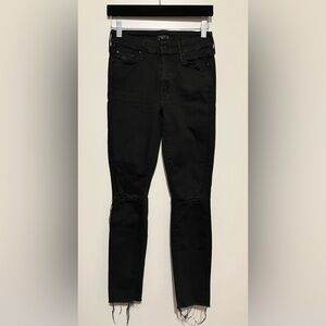 MOTHER Looker Ankle Fray Jeans in Guilty As Sin